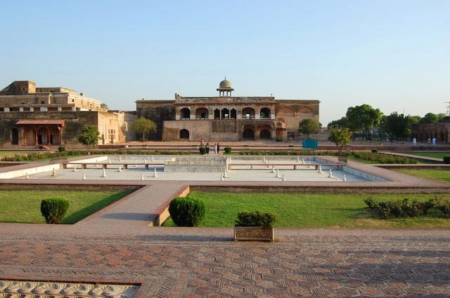 5. Lahore Fort